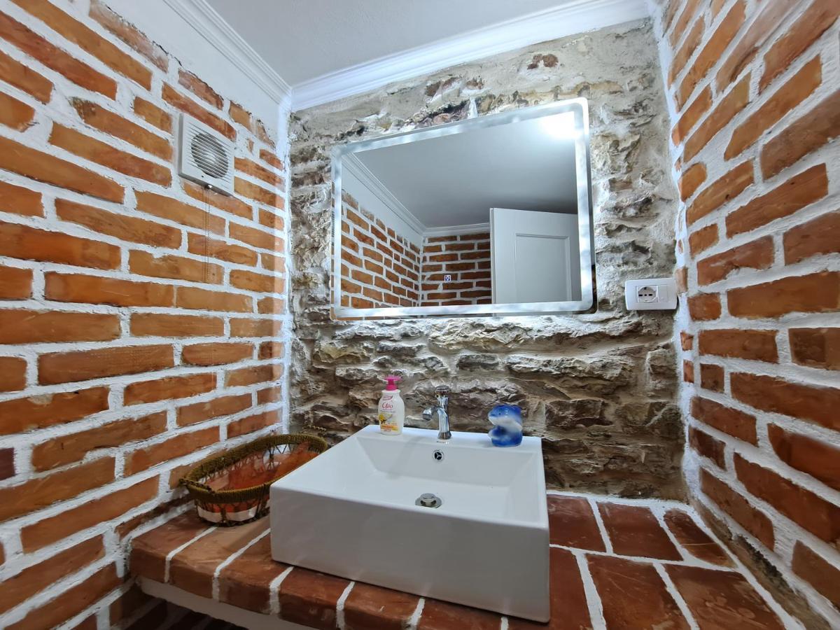 "Villa 70" Guesthouse Gjirokastra Zewnętrze zdjęcie