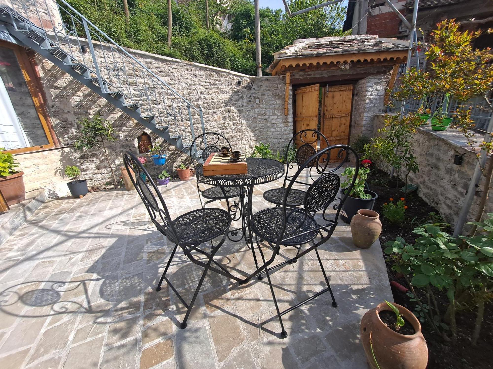 "Villa 70" Guesthouse Gjirokastra Zewnętrze zdjęcie