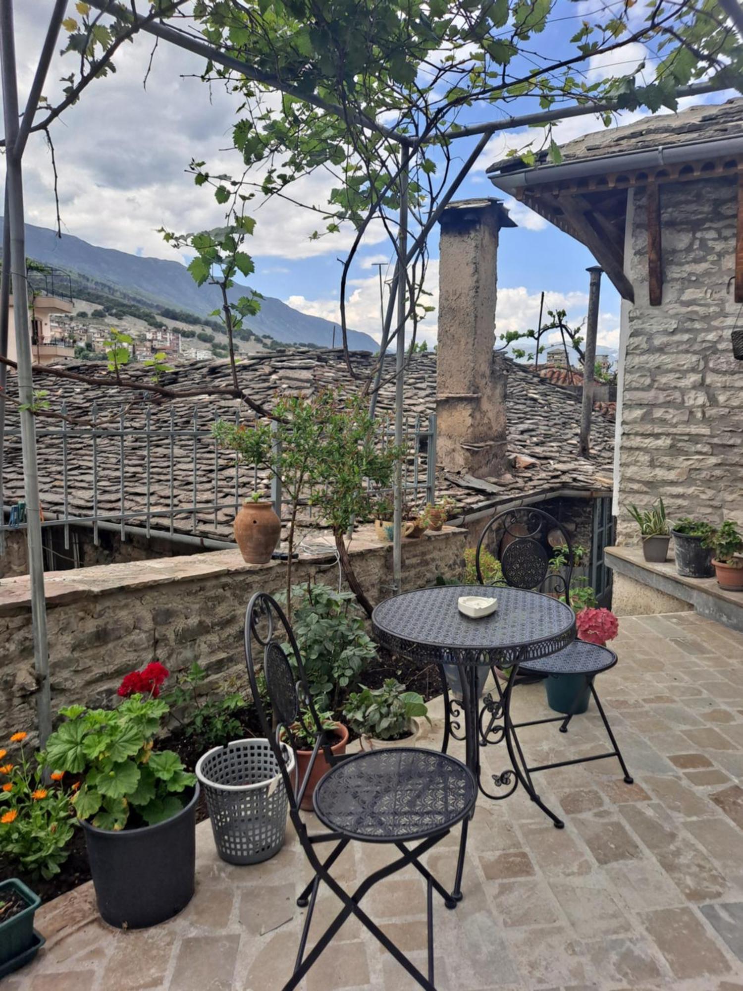 "Villa 70" Guesthouse Gjirokastra Zewnętrze zdjęcie