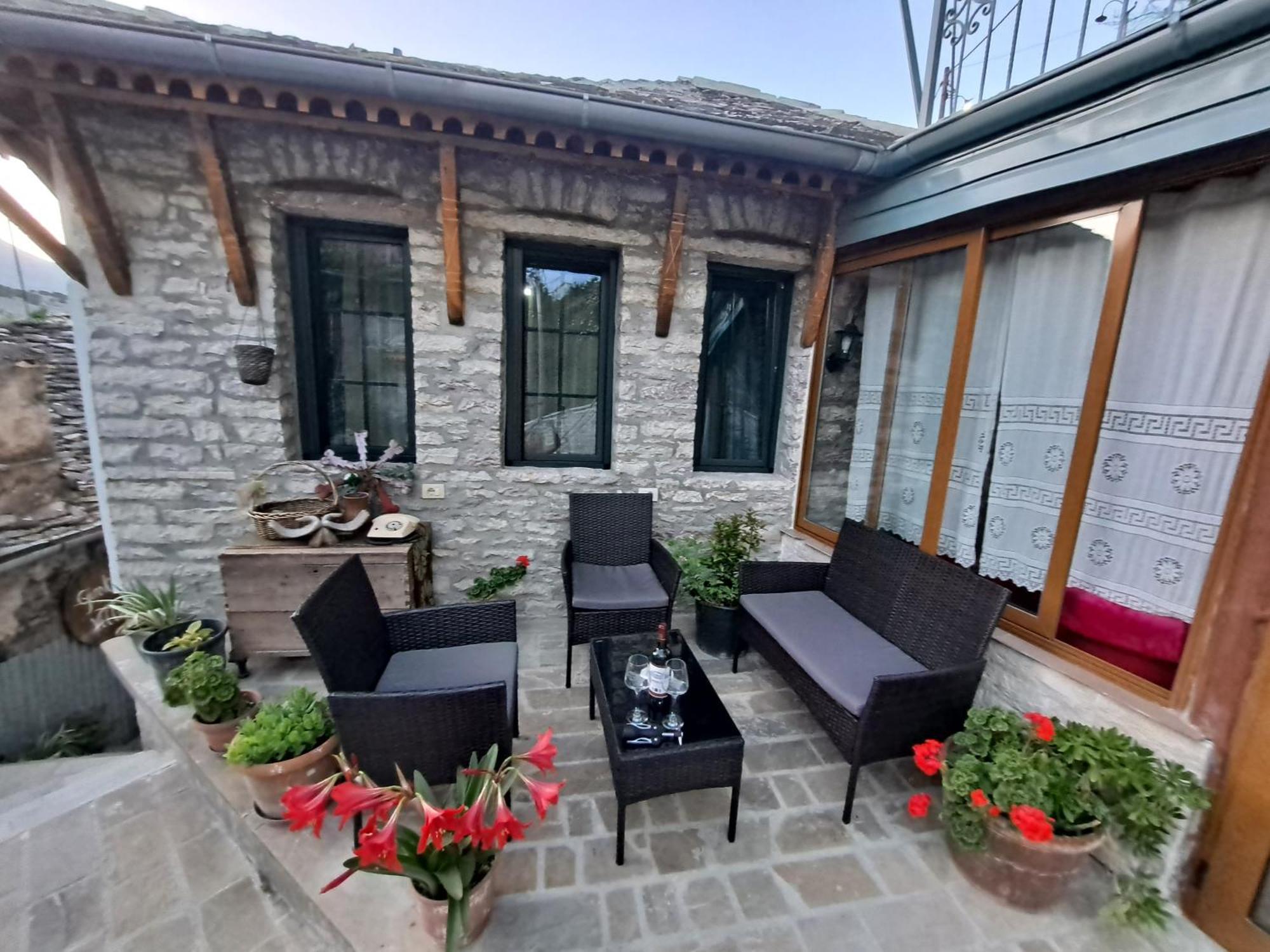 "Villa 70" Guesthouse Gjirokastra Zewnętrze zdjęcie