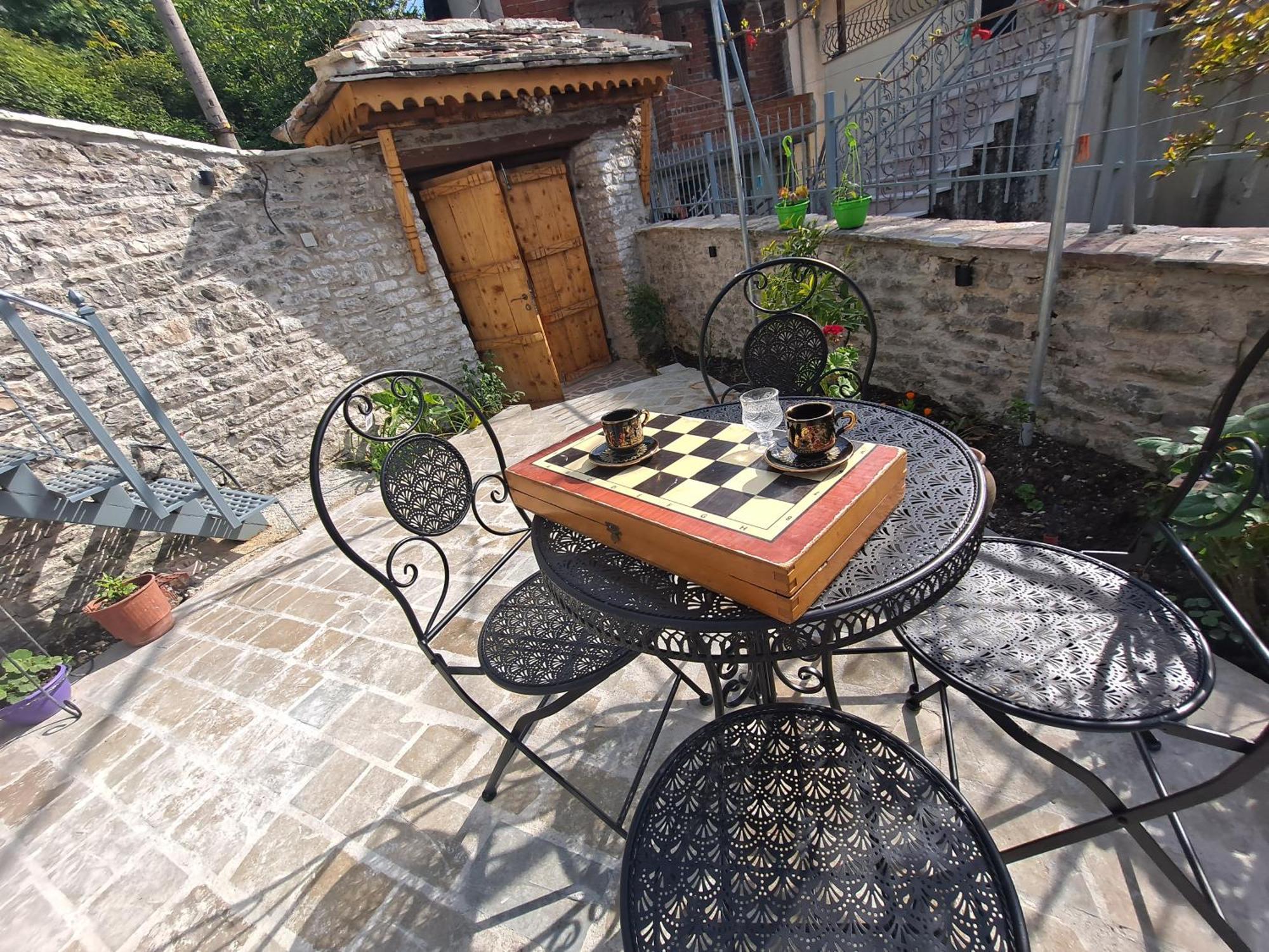 "Villa 70" Guesthouse Gjirokastra Zewnętrze zdjęcie